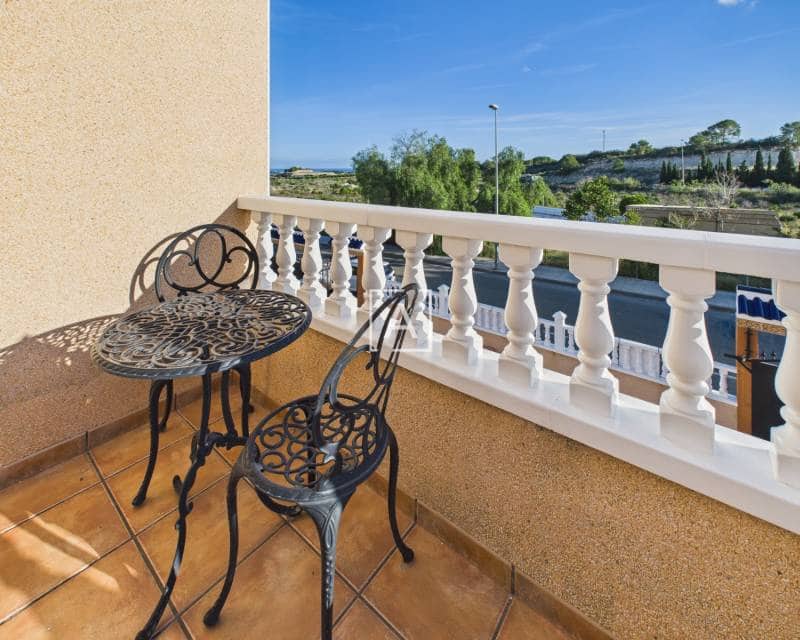 Chalet de 3 habitaciones en Pinar de Campoverde en venta con piscina - 397.500 € (Ref: 9362712)