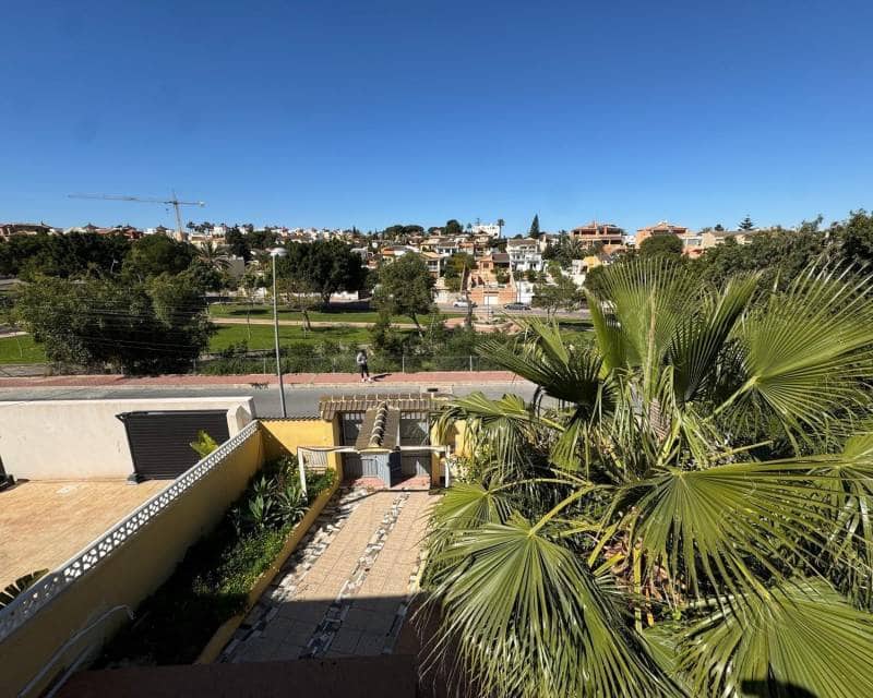 2 bedroom Villa for sale in Los Balcones - € 295,000 (Ref: 9709155)
