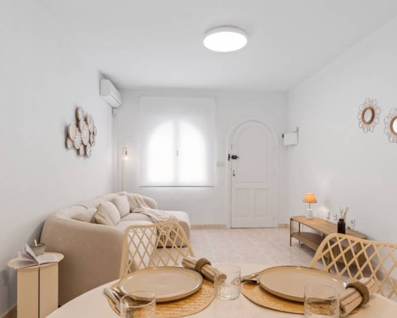 Casa de 2 habitaciones en La Florida en venta con piscina - 205.000 € (Ref: 9715174)