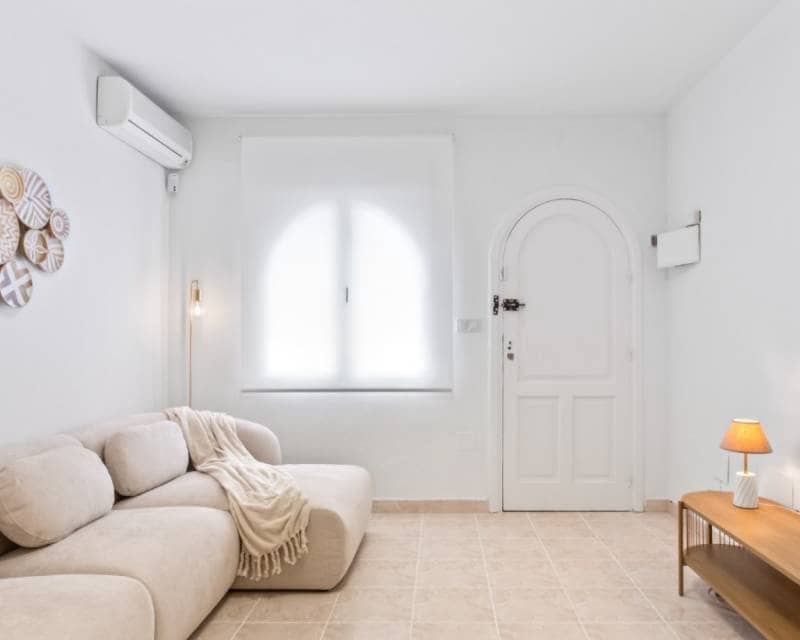 Casa de 2 habitaciones en La Florida en venta con piscina - 205.000 € (Ref: 9715174)