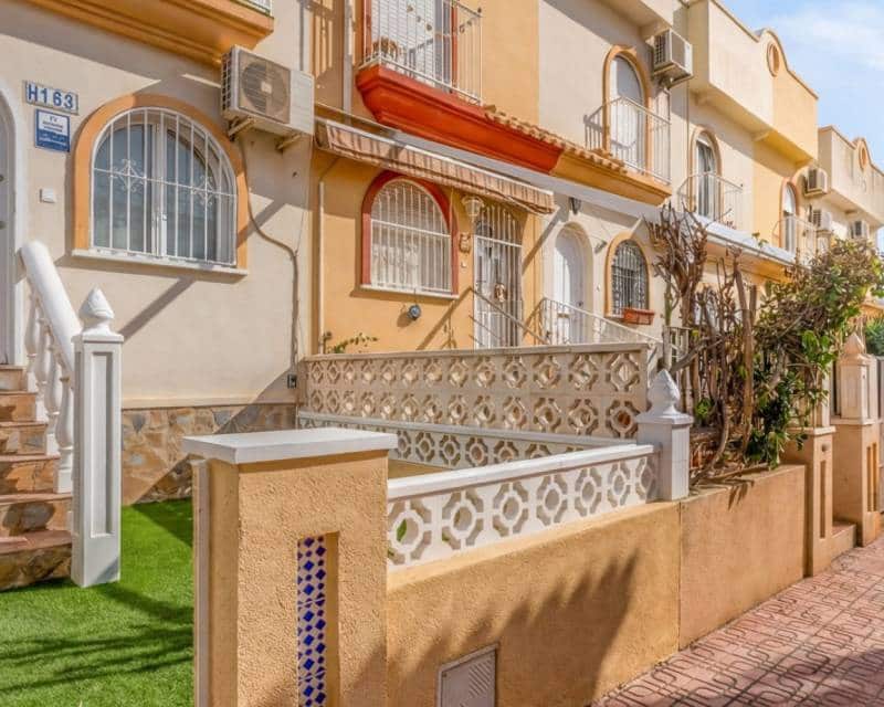 Casa de 2 habitaciones en La Florida en venta con piscina - 205.000 € (Ref: 9715174)