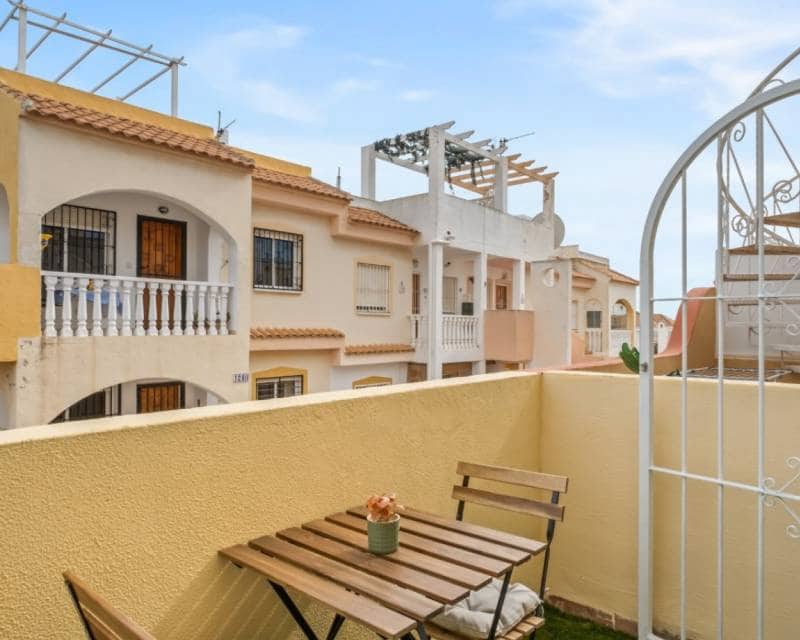Casa de 2 habitaciones en La Florida en venta con piscina - 205.000 € (Ref: 9715174)
