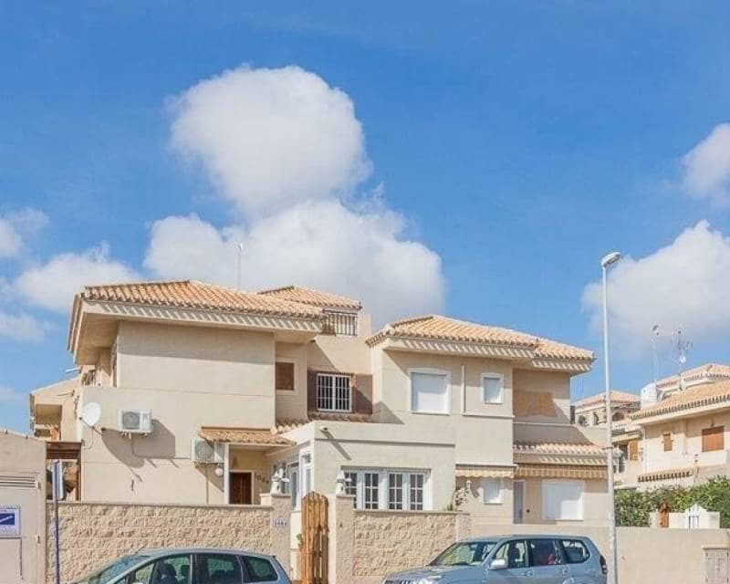 Casa de 3 habitaciones en Playa Flamenca en venta con piscina - 239.000 € (Ref: 9715175)
