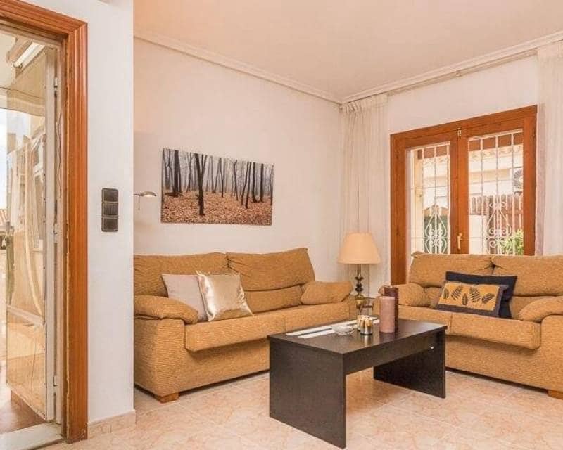 Casa de 3 habitaciones en Playa Flamenca en venta con piscina - 239.000 € (Ref: 9715175)