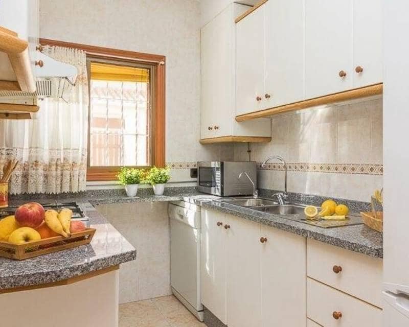 Casa de 3 habitaciones en Playa Flamenca en venta con piscina - 239.000 € (Ref: 9715175)