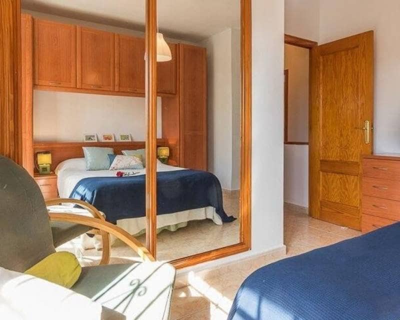 Casa de 3 habitaciones en Playa Flamenca en venta con piscina - 239.000 € (Ref: 9715175)