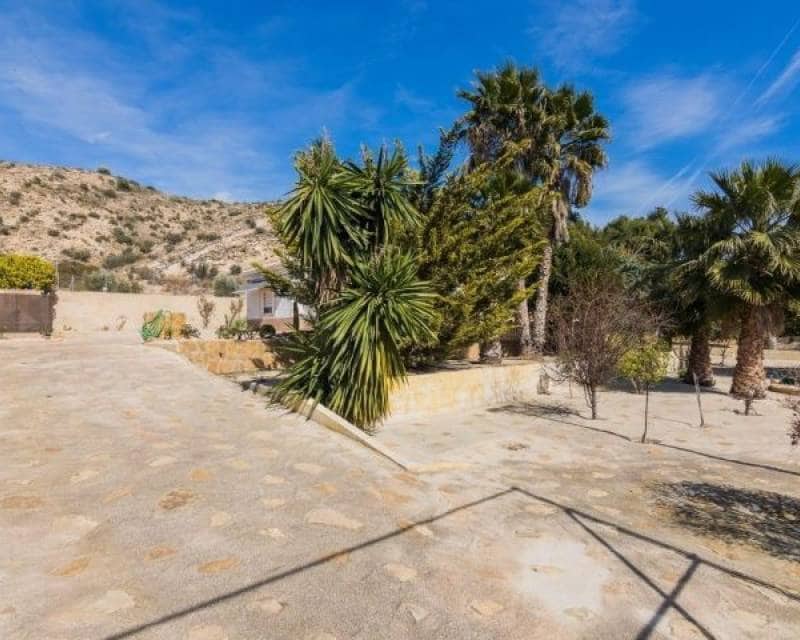 Chalet de 3 habitaciones en Elche / Elx en venta con piscina - 550.000 € (Ref: 9715177)