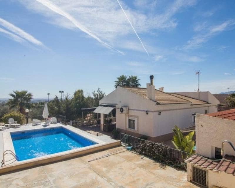 Chalet de 3 habitaciones en Elche / Elx en venta con piscina - 550.000 € (Ref: 9715177)