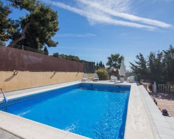 Chalet de 3 habitaciones en Carrús Oest - El Toscar, Elche / Elx en venta con piscina - 550.000 € (Ref: 9715177)