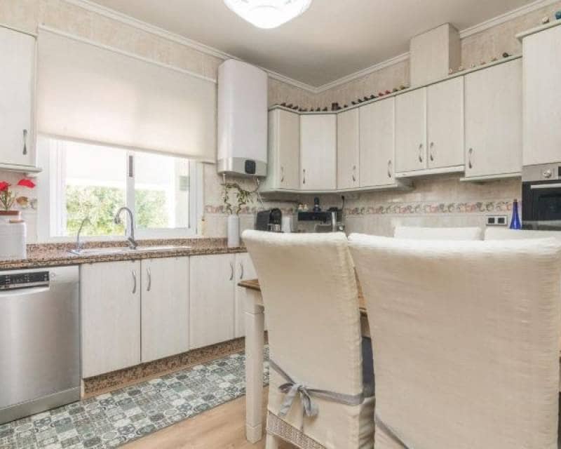 Chalet de 3 habitaciones en Elche / Elx en venta con piscina - 550.000 € (Ref: 9715177)