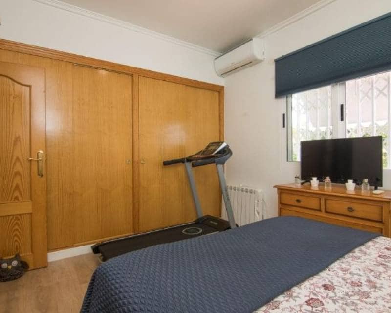 Chalet de 3 habitaciones en Elche / Elx en venta con piscina - 550.000 € (Ref: 9715177)