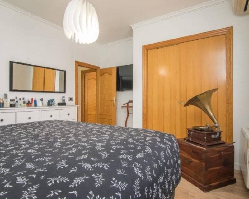 Chalet de 3 habitaciones en Elche / Elx en venta con piscina - 550.000 € (Ref: 9715177)