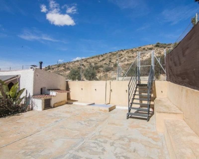 Chalet de 3 habitaciones en Elche / Elx en venta con piscina - 550.000 € (Ref: 9715177)