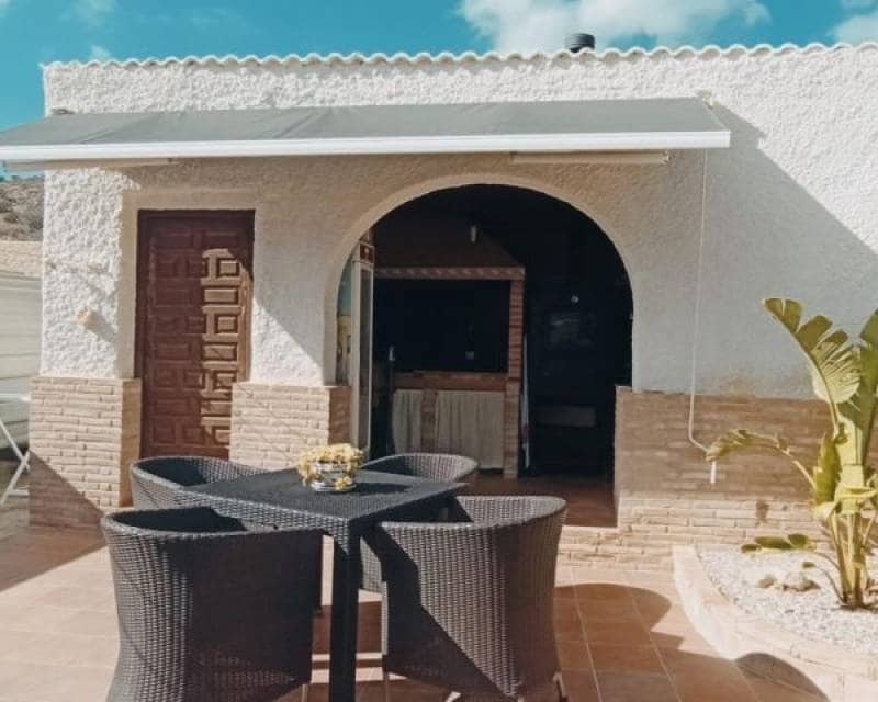 Chalet de 3 habitaciones en Elche / Elx en venta con piscina - 550.000 € (Ref: 9715177)