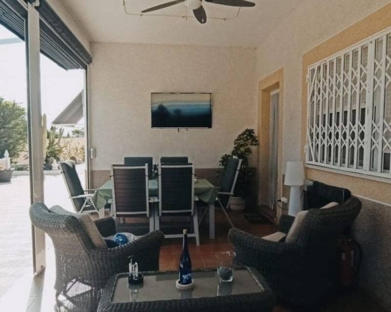 Chalet de 3 habitaciones en Elche / Elx en venta con piscina - 550.000 € (Ref: 9715177)