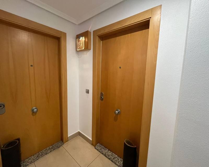 Apartamento de 2 habitaciones en Torrevieja en venta - 169.900 € (Ref: 9729456)