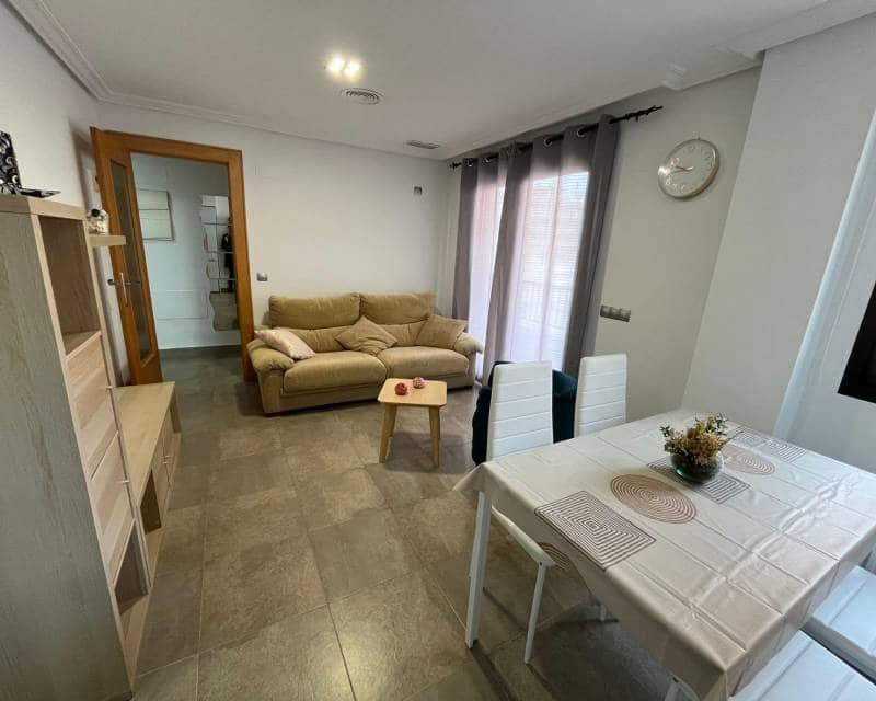 Apartamento de 2 habitaciones en Torrevieja en venta - 169.900 € (Ref: 9729456)