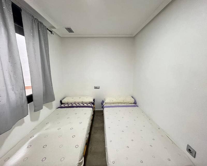 Apartamento de 2 habitaciones en Torrevieja en venta - 169.900 € (Ref: 9729456)