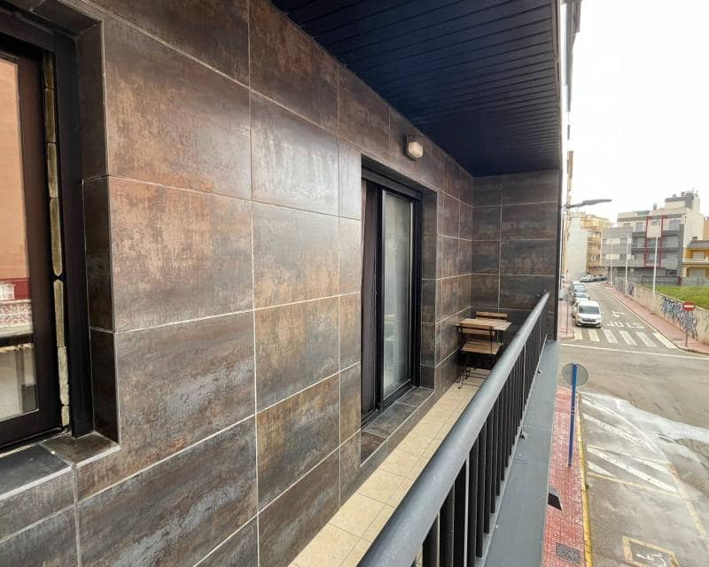 Apartamento de 2 habitaciones en Torrevieja en venta - 169.900 € (Ref: 9729456)