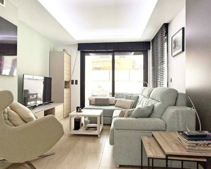 3 chambre Villa/Maison à vendre à Villamartin avec piscine - 495 000 € (Ref: 9748230)