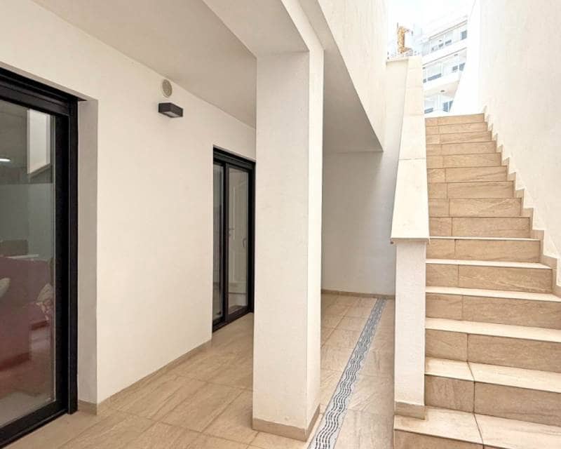 3 chambre Villa/Maison à vendre à Villamartin avec piscine - 495 000 € (Ref: 9748230)