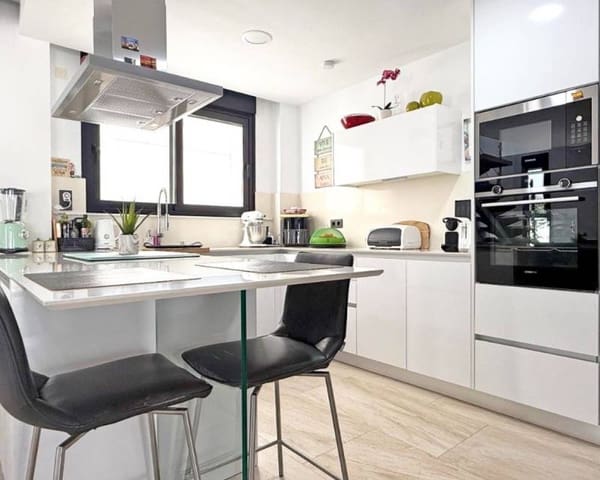 3 makuuhuone Huvila myytävänä paikassa Villamartin, Orihuela mukana uima-altaan - 495 000 € (Ref: 9748230)