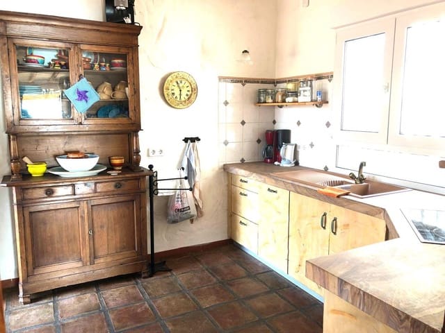 3 sovrum Villa till salu i Sayalonga med pool - 1 200 000 € (Ref: 5926861)