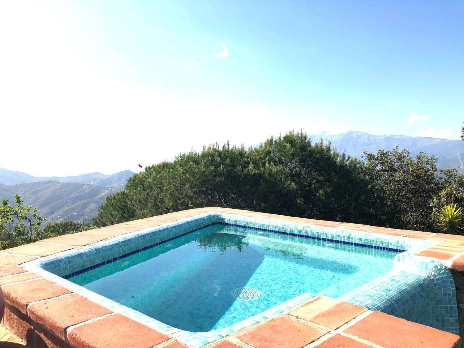 3 soveværelse Villa til salg i Sayalonga med swimmingpool - € 1.200.000 (Ref: 5926861)