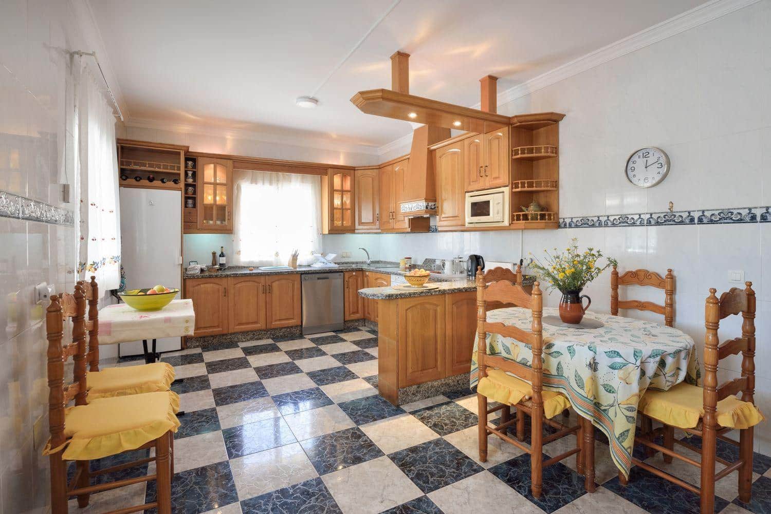 3 soveværelse Villa til salg i Vinuela med swimmingpool - € 349.000 (Ref: 8296602)