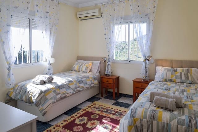 3 sovrum Villa till salu i Viñuela med pool - 349 000 € (Ref: 8296602)