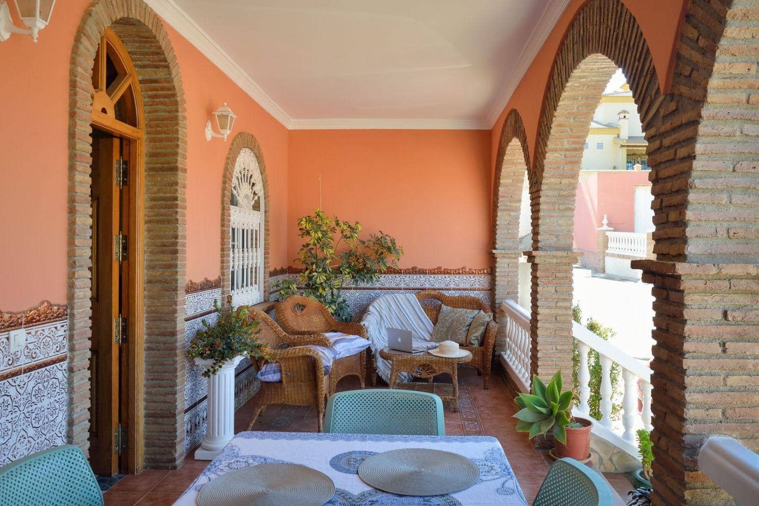 Chalet de 3 habitaciones en Viñuela en venta con piscina - 349.000 € (Ref: 8296602)