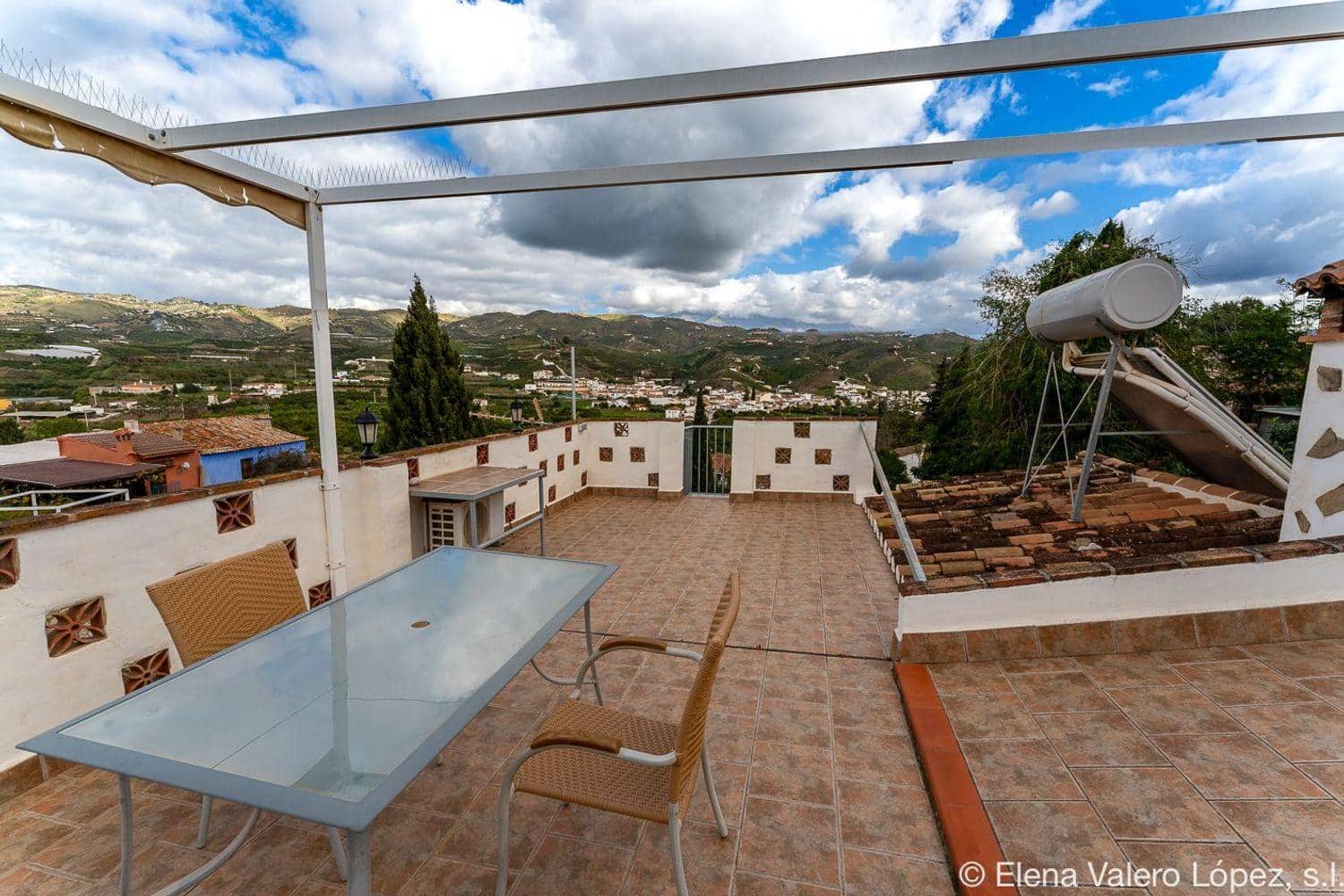 4 soveværelse Finca/Landehus til salg i Velez-Malaga - € 280.000 (Ref: 8452494)