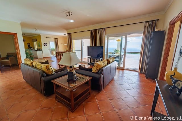 3 sypialnia Willa na sprzedaż w Arenas z basenem - 875 000 € (Ref: 8929979)