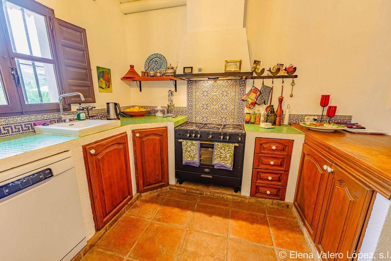 4 bedroom Finca/Country House for sale in Alcaucin with pool - € 600,000 (Ref: 9474066)