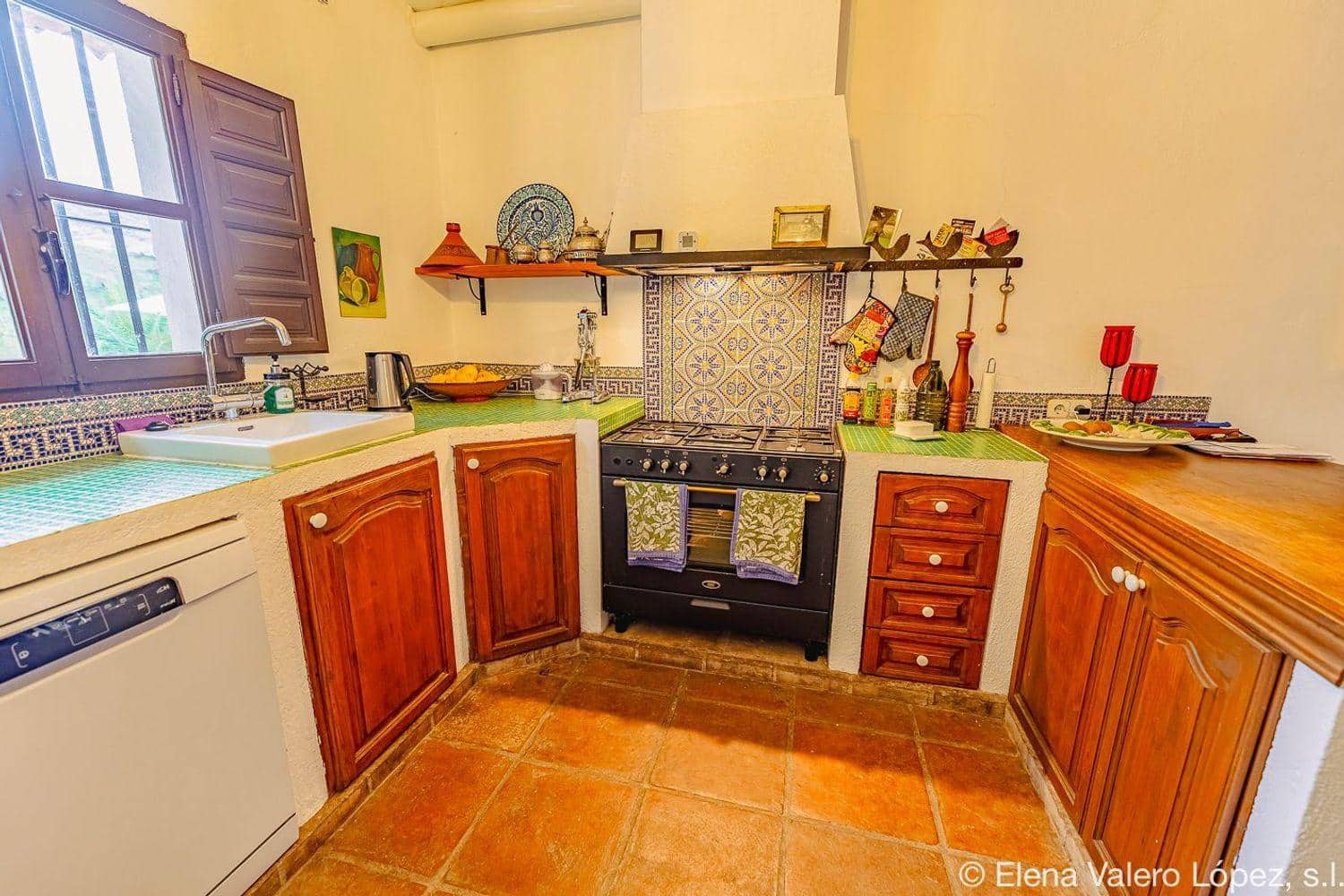 4 bedroom Finca/Country House for sale in Alcaucin with pool - € 575,000 (Ref: 9474066)