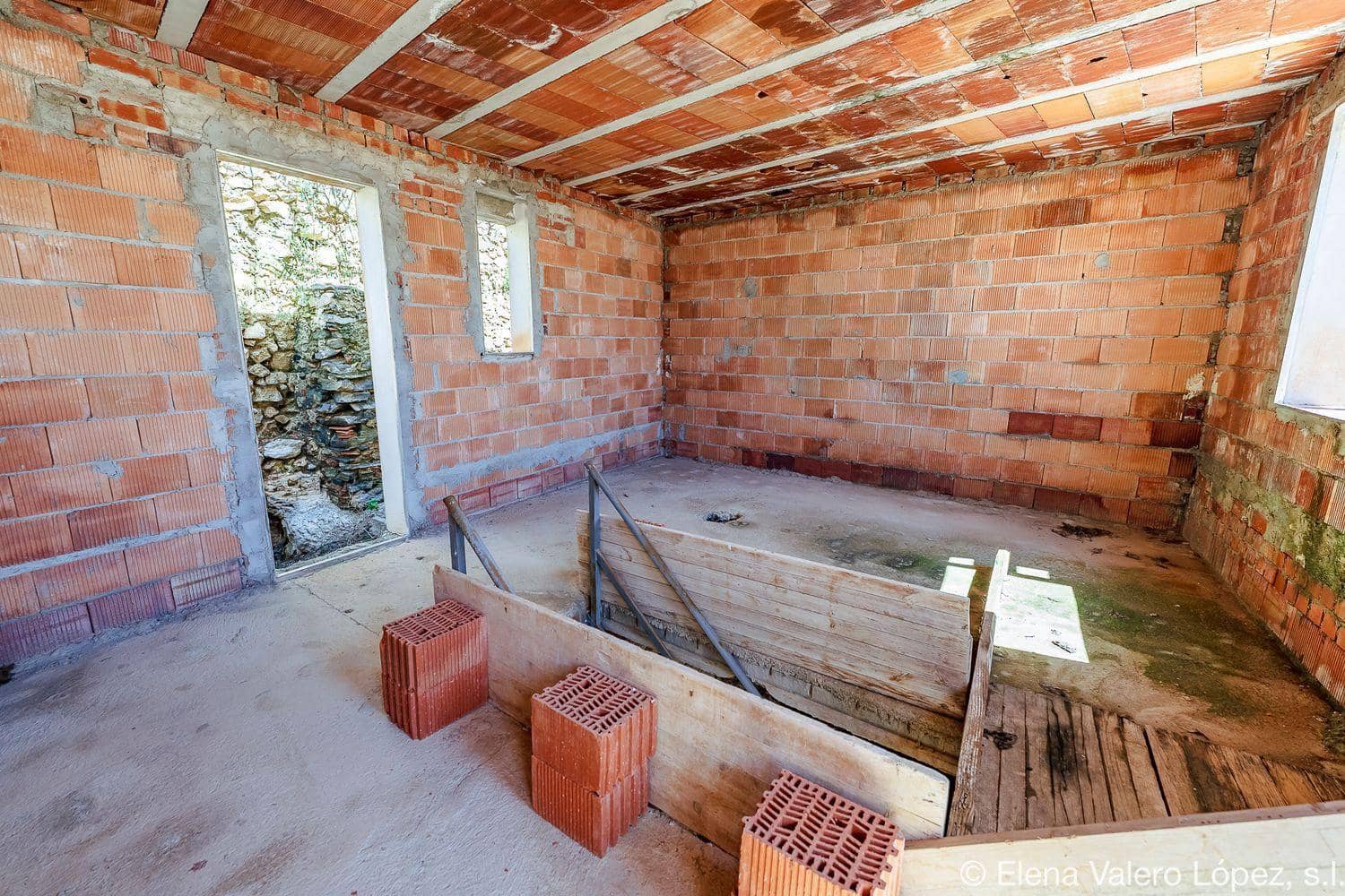 Finca/Herregård til salgs i Sedella - € 50 000 (Ref: 9962397)