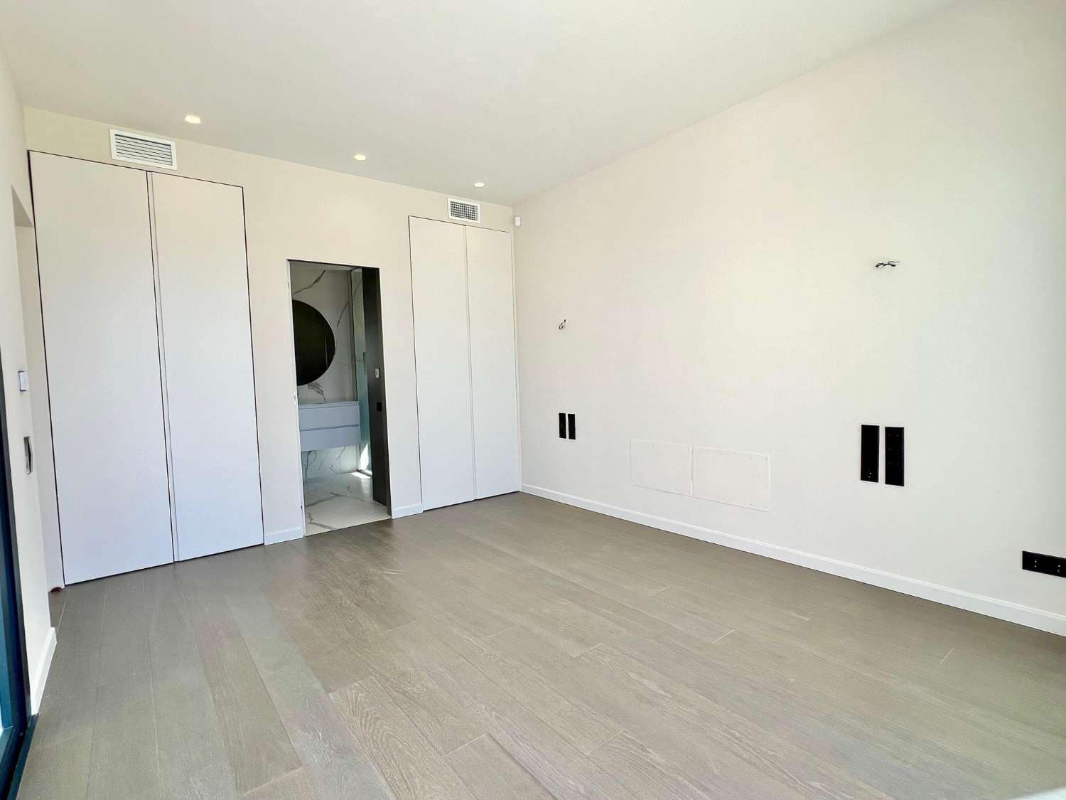 6 Zimmer Villa zu verkaufen in Marbella mit Pool - 3.899.000 € (Ref: 8881357)