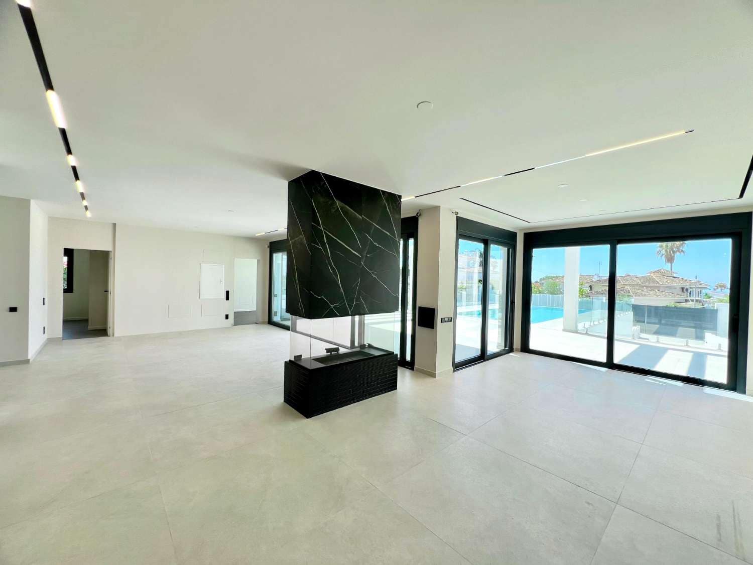 6 Zimmer Villa zu verkaufen in Marbella mit Pool - 3.899.000 € (Ref: 8881357)