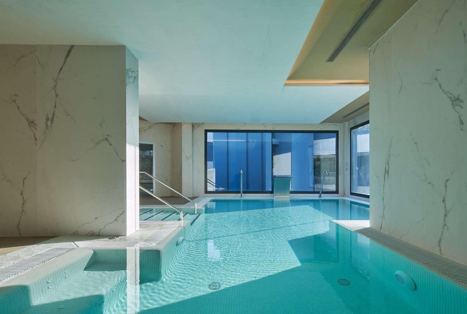 2 Zimmer Penthouse zu verkaufen in Estepona - 521.000 € (Ref: 8883959)