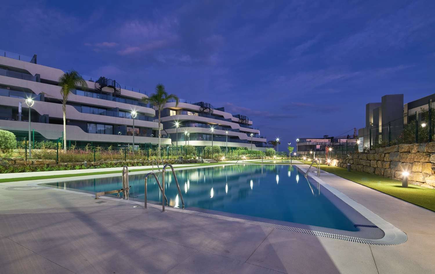 2 Zimmer Penthouse zu verkaufen in Estepona - 521.000 € (Ref: 8883959)