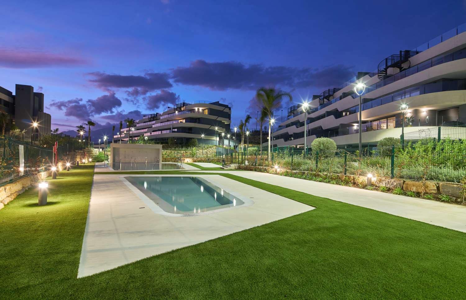 2 Zimmer Penthouse zu verkaufen in Estepona - 521.000 € (Ref: 8883959)