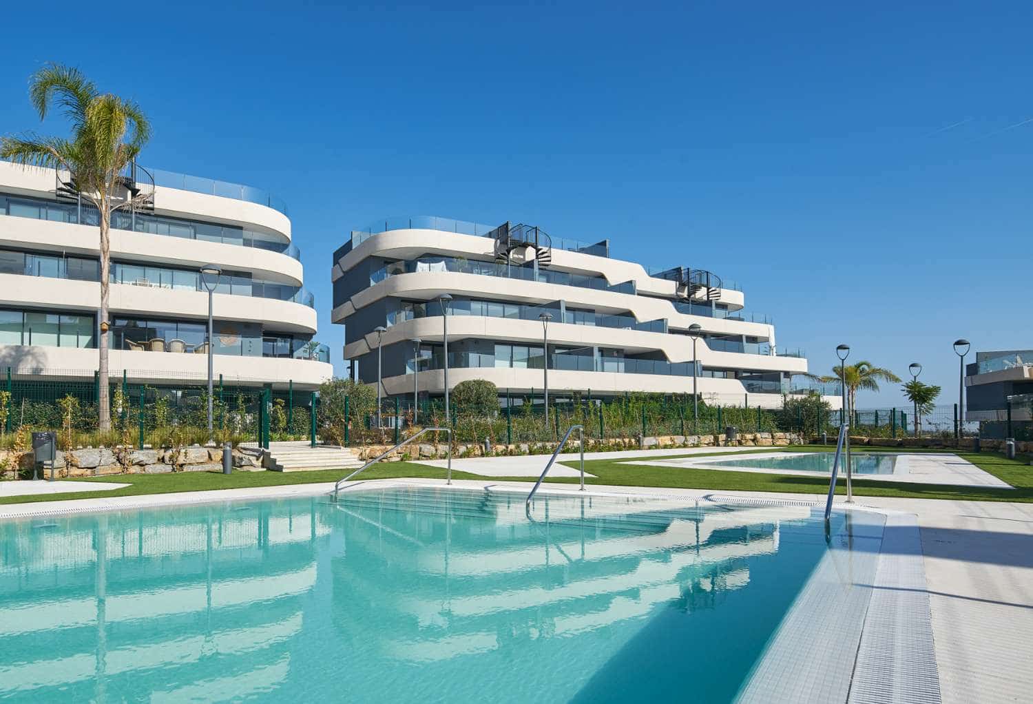 2 Zimmer Penthouse zu verkaufen in Estepona - 521.000 € (Ref: 8883959)