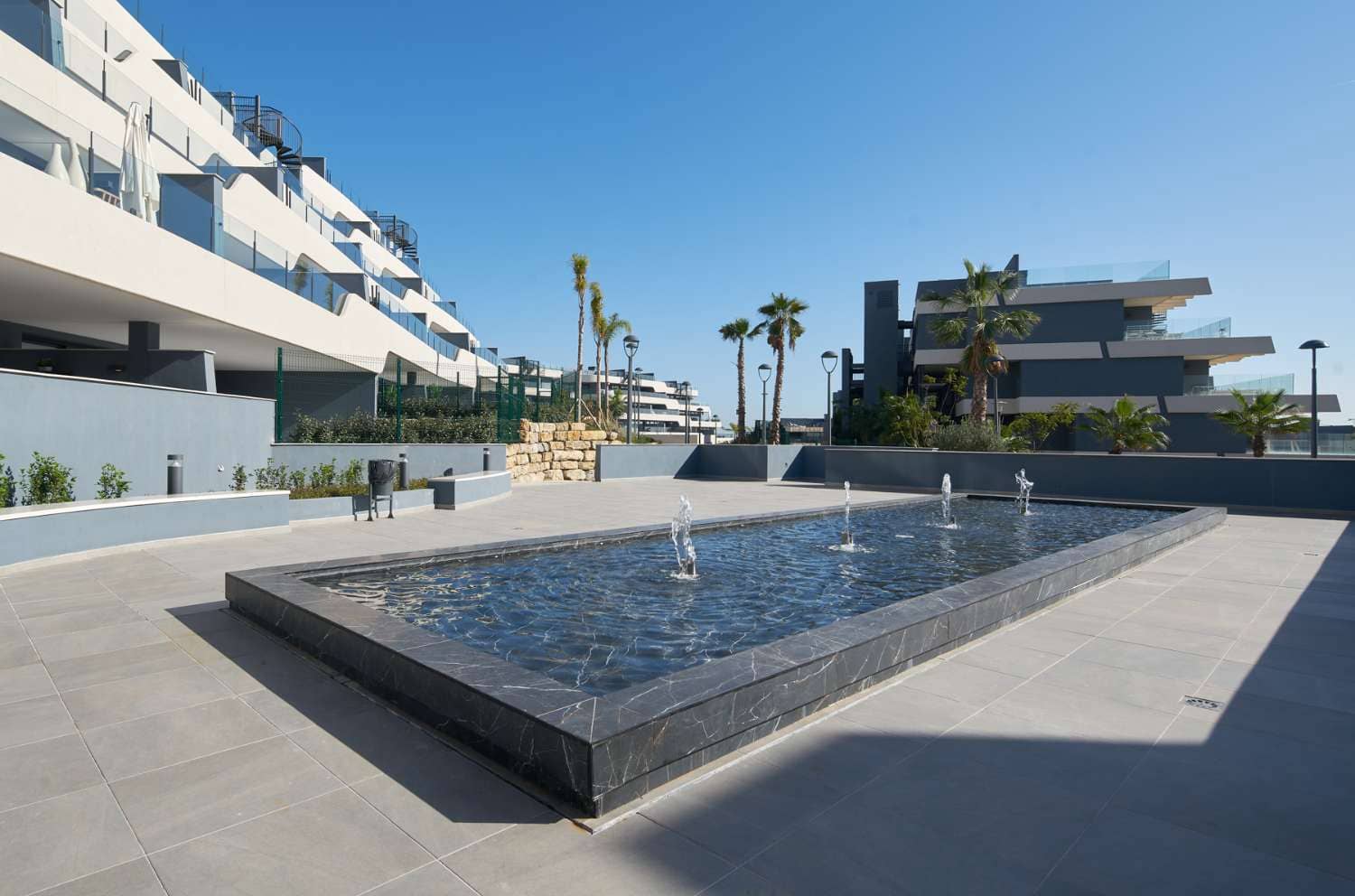 2 Zimmer Penthouse zu verkaufen in Estepona - 521.000 € (Ref: 8883959)