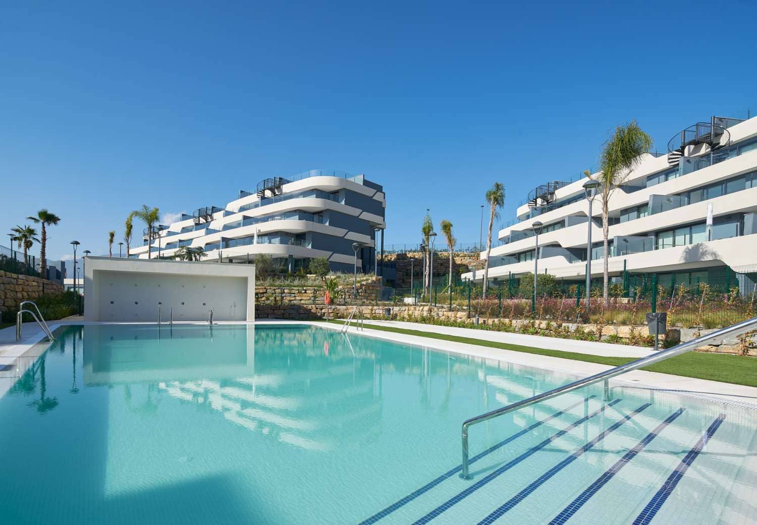 2 Zimmer Penthouse zu verkaufen in Estepona - 521.000 € (Ref: 8883959)
