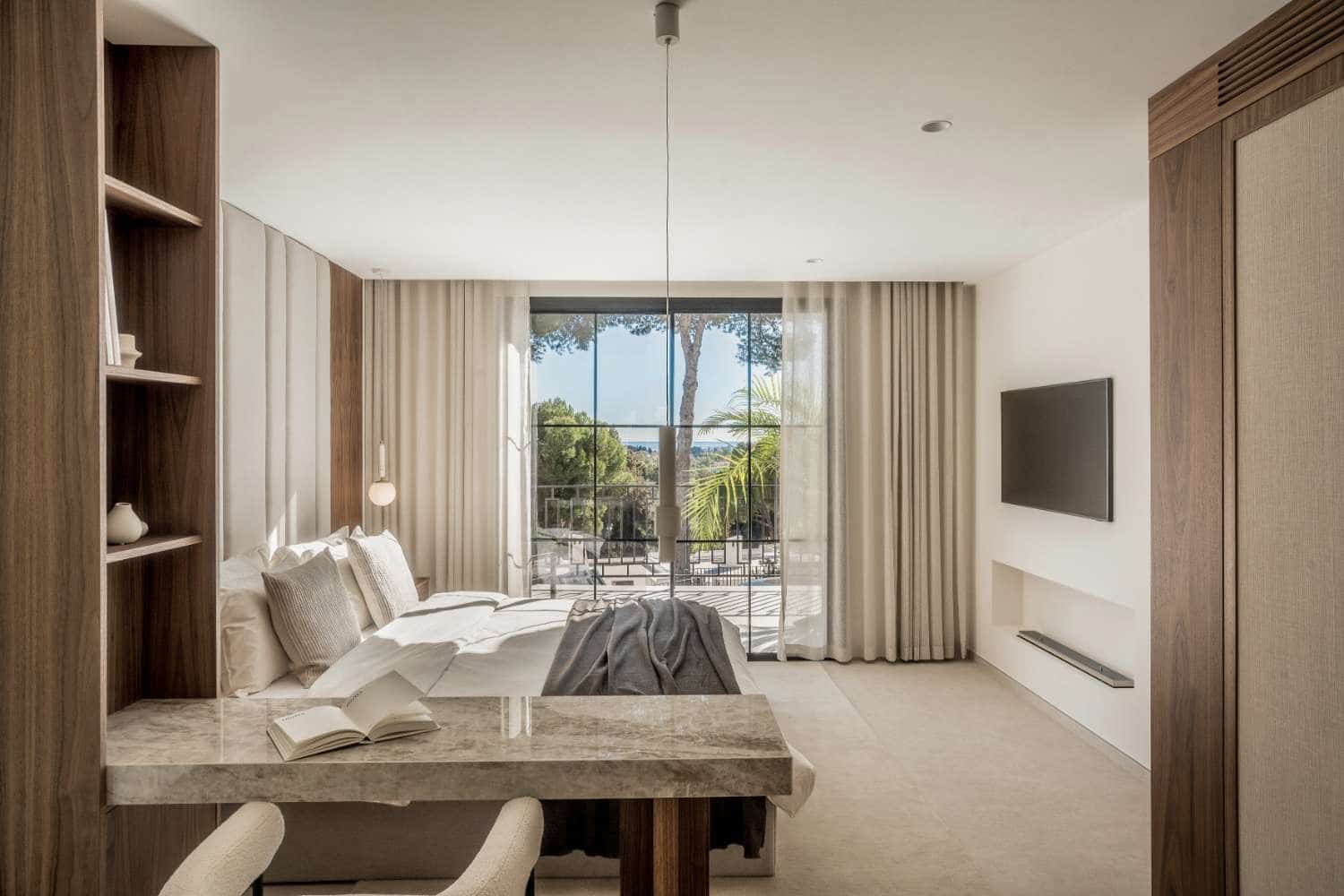 5 bedroom Villa for sale in Marbella with pool - € 2,795,000 (Ref: 8885808)