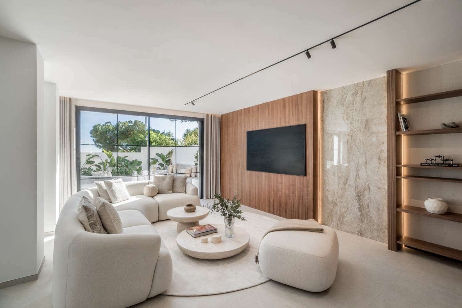 5 bedroom Villa for sale in Marbella with pool - € 2,795,000 (Ref: 8885808)