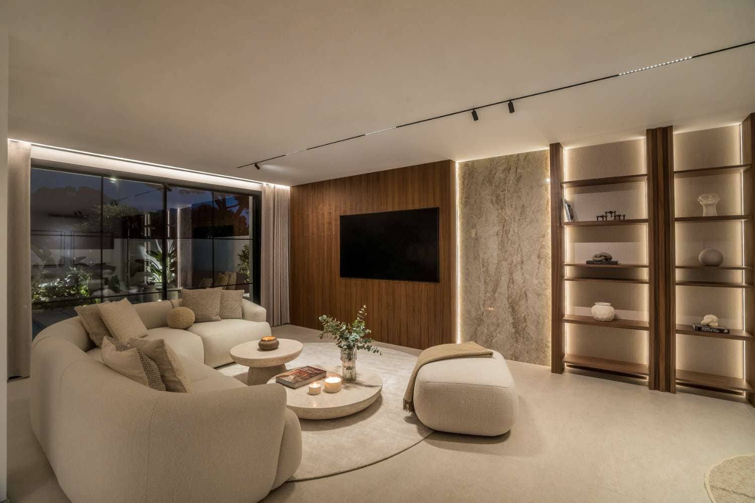 5 bedroom Villa for sale in Marbella with pool - € 2,795,000 (Ref: 8885808)