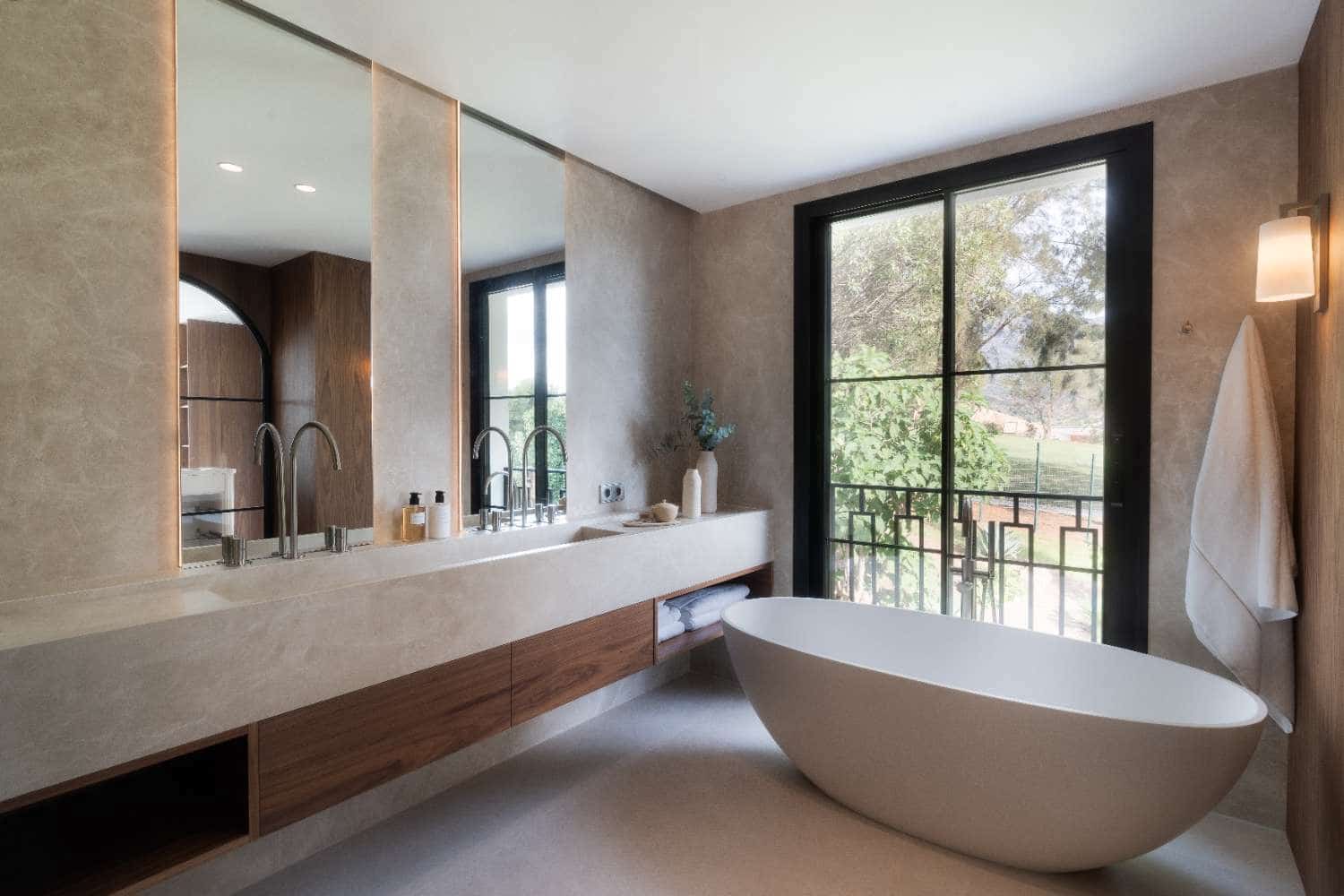 5 bedroom Villa for sale in Marbella with pool - € 2,795,000 (Ref: 8885808)