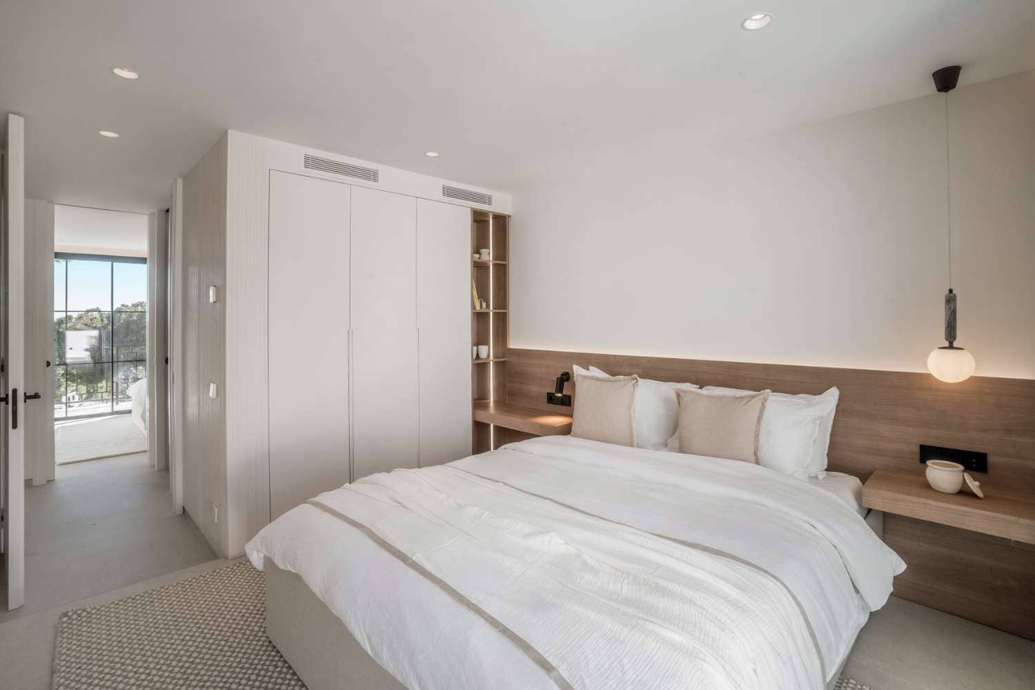 5 bedroom Villa for sale in Marbella with pool - € 2,795,000 (Ref: 8885808)