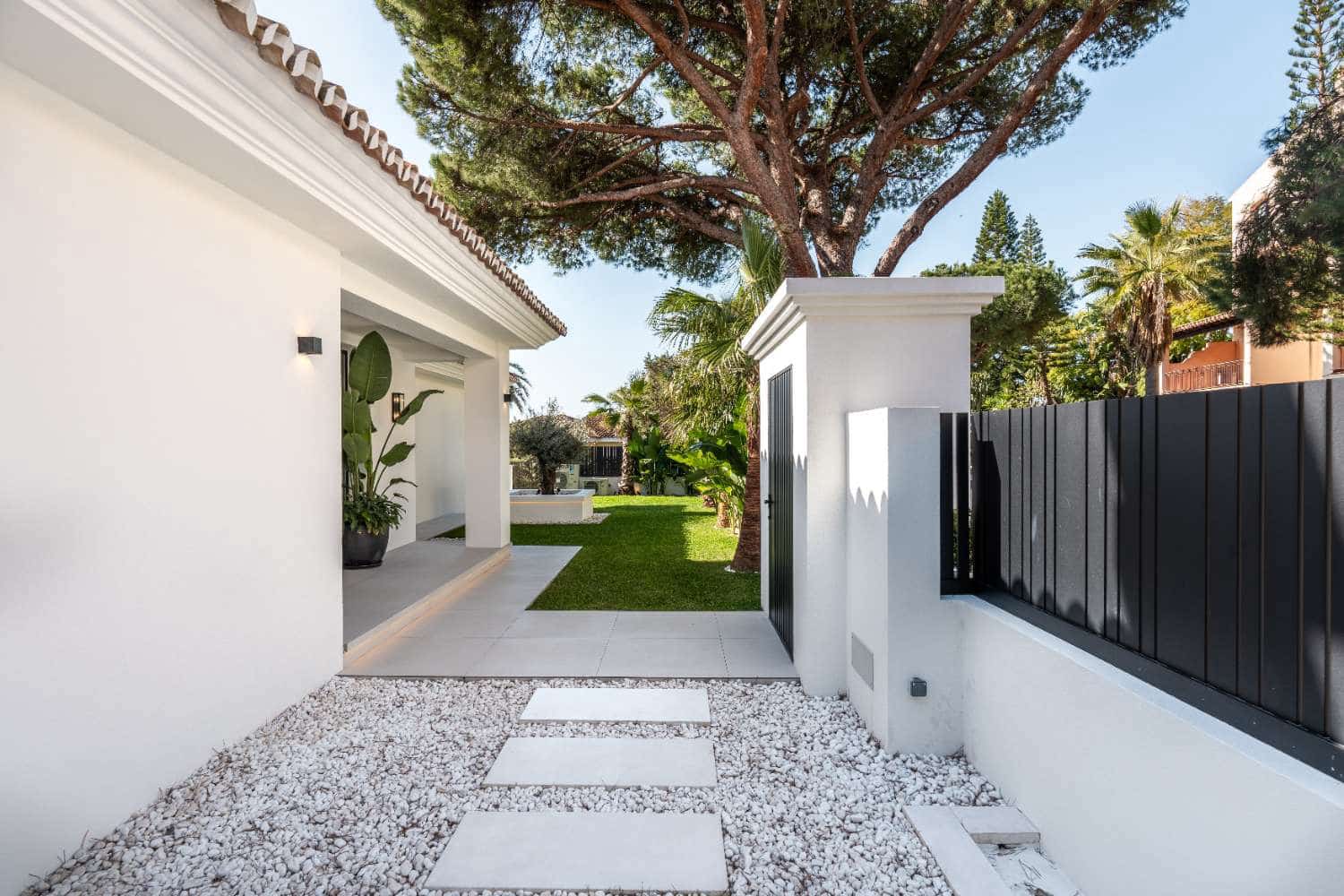 Chalet de 4 habitaciones en Marbella en venta con piscina garaje - 3.669.000 € (Ref: 8912667)